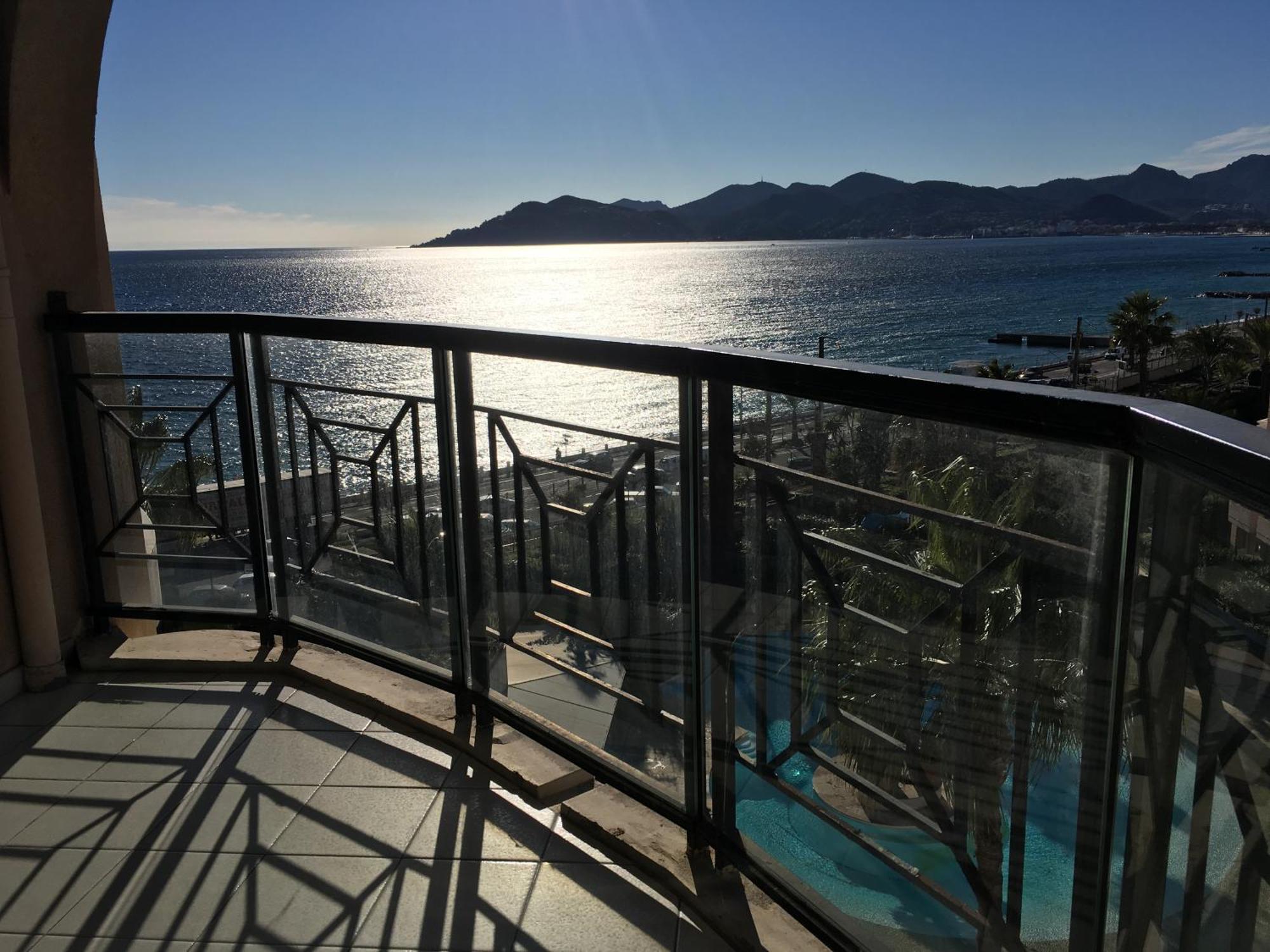Cannes Apartment With Sea View, Aircondition And Parking Bagian luar foto